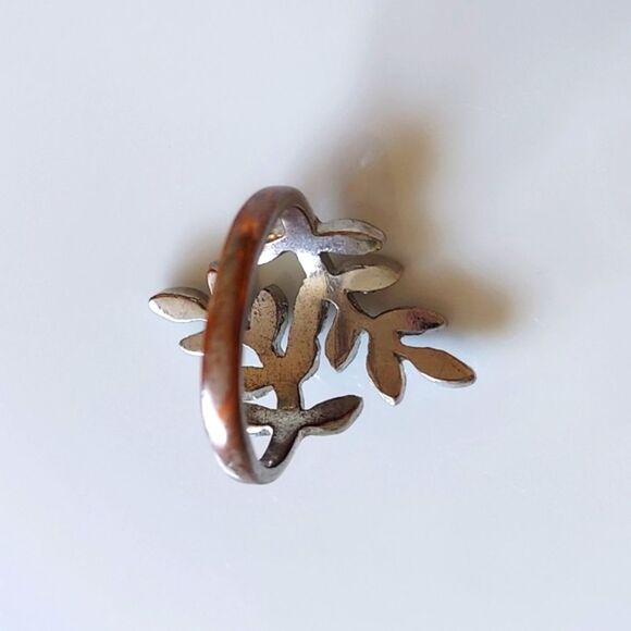 Vintage Art Deco Leaf Filigree Ring Size 8 - Picture 12 of 14